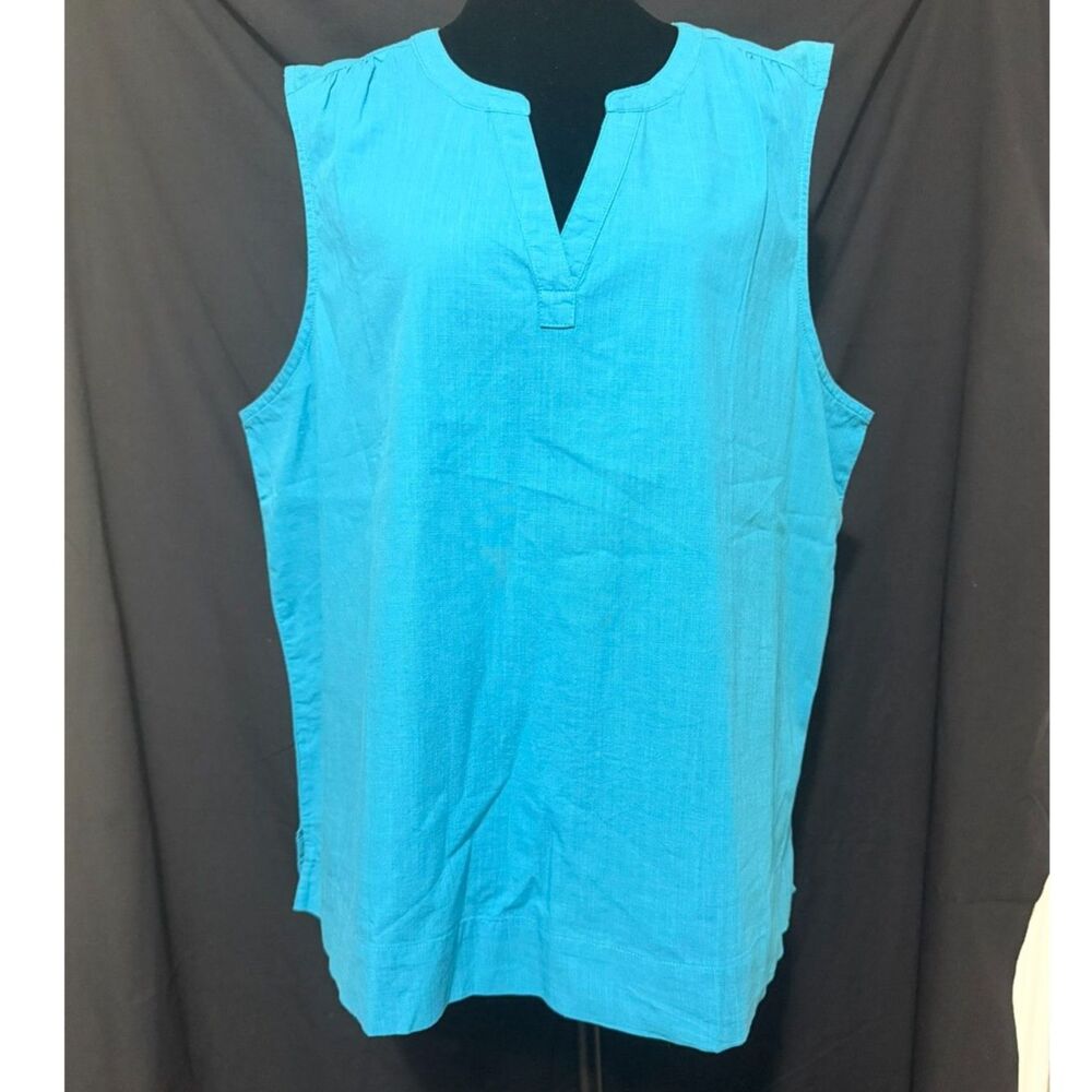 #285 - NWT Natural Reflections Women's Blouse XL Mosaic Blue Sleeveless VNeck